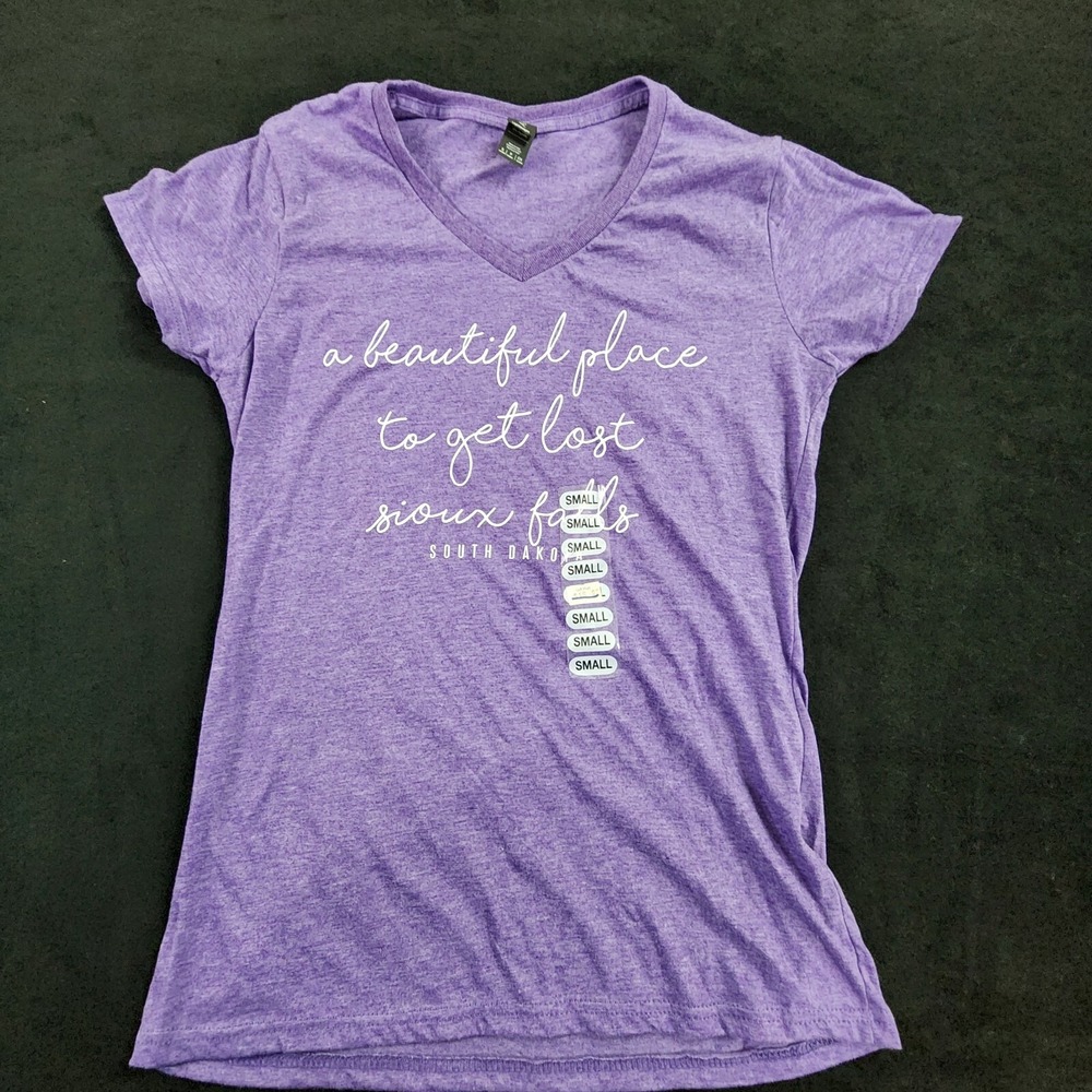 Sioux Falls ID Beautiful Place to Get Lost Purple T-Shirt Women's S - Picture 1 of 8